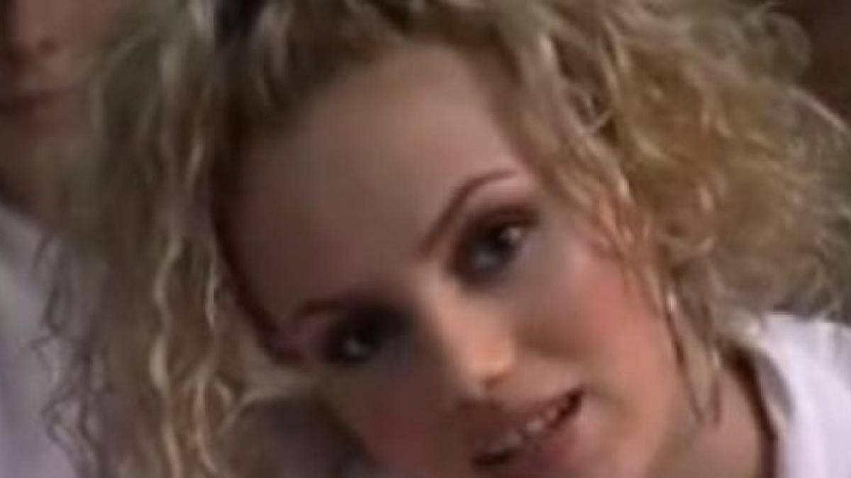 o mai stiti pe selena cum arata fosta membra a trupei candy la 14 ani de cand s a destramat trupa