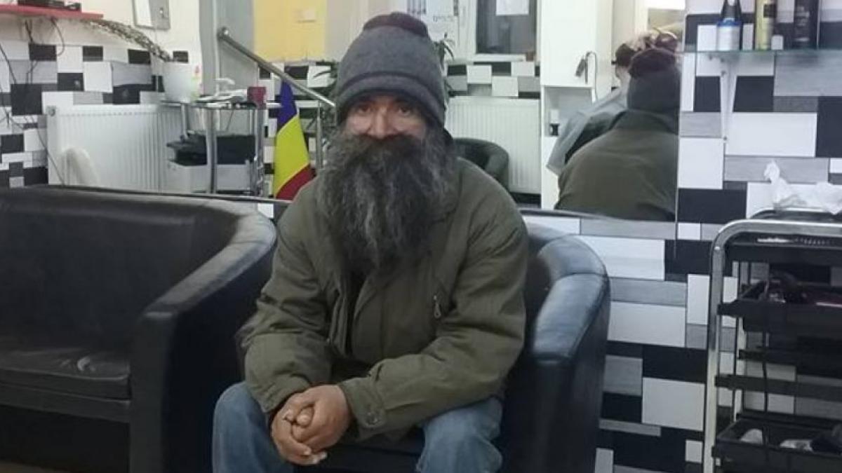 transformarea unui barbat fara adapost din timisoara a fost convins sa se barbiereasca dupa cinci