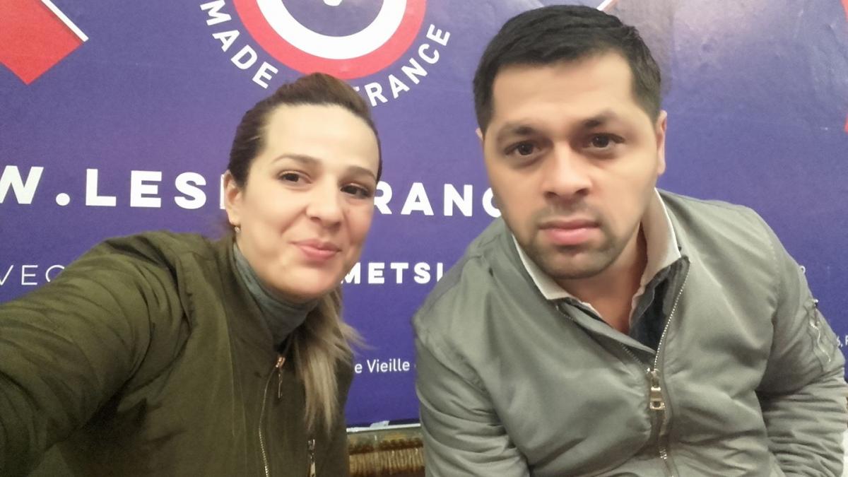 doi romani cuceresc franta cu talentul lor maya si mario canta la metrou in ritmuri de rap romanesc