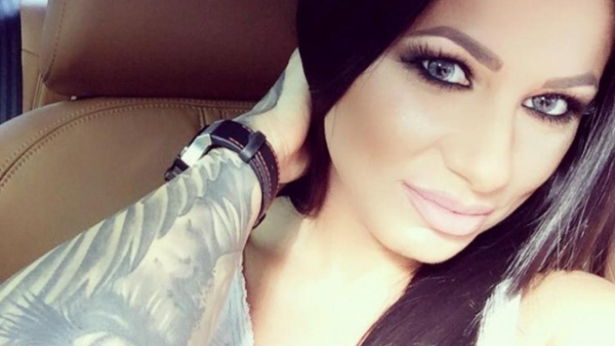 roxana vancea intr o pozitie indecenta fanii sai au ramas fara cuvinte video