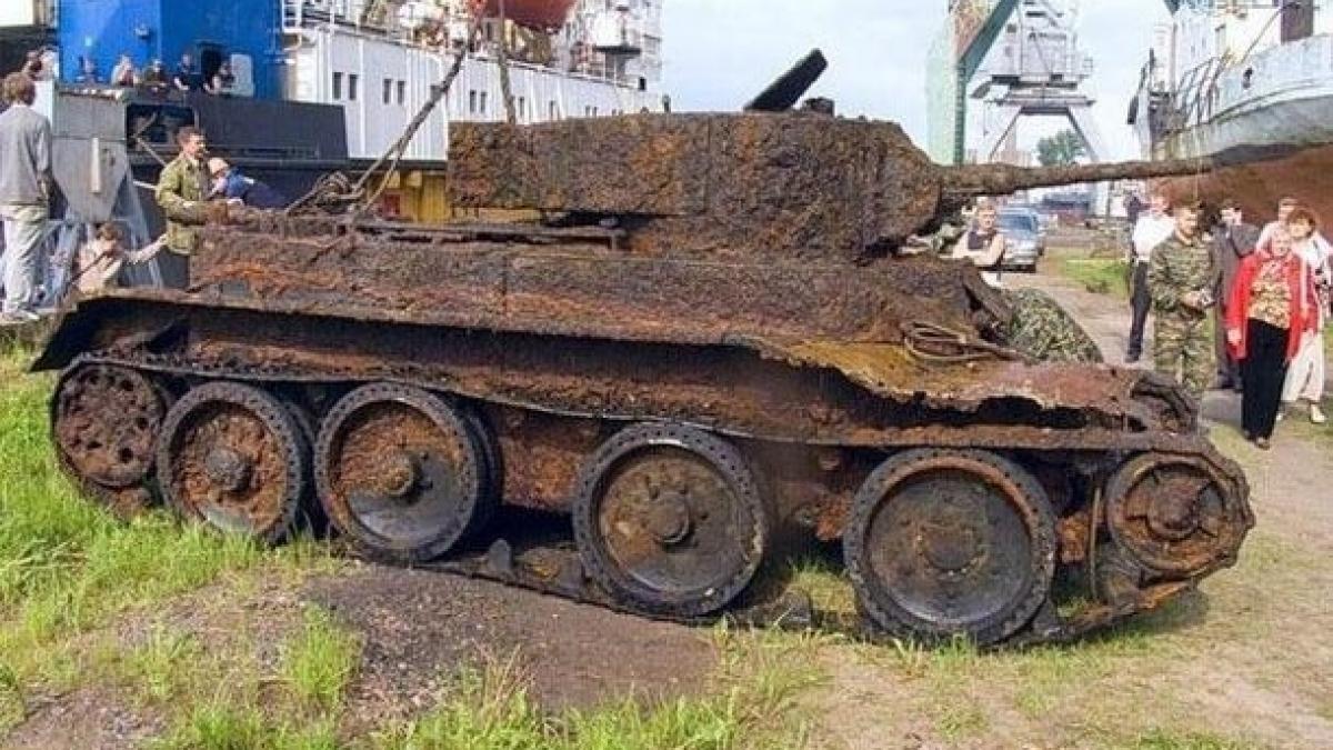 descoperire fabuloasa intr un tanc sovietic norocosul nu va mai munci niciodata