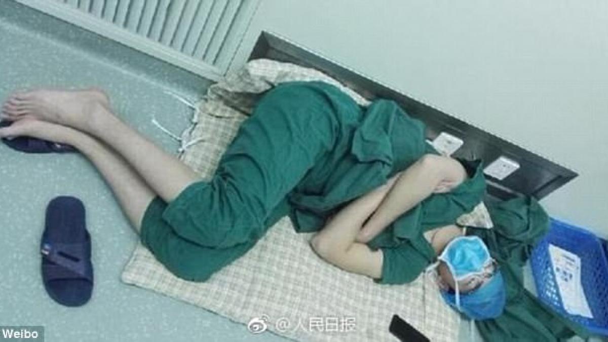 cum a fost surprins un medic dupa ce a terminat 5 operatii era in spital pe jos si cand l au vazut