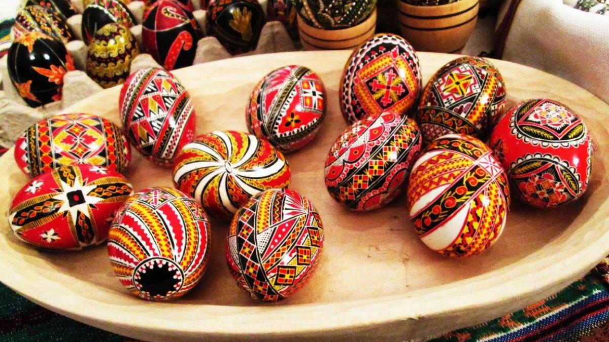 targ traditional de paste in aeroportul henri coanda