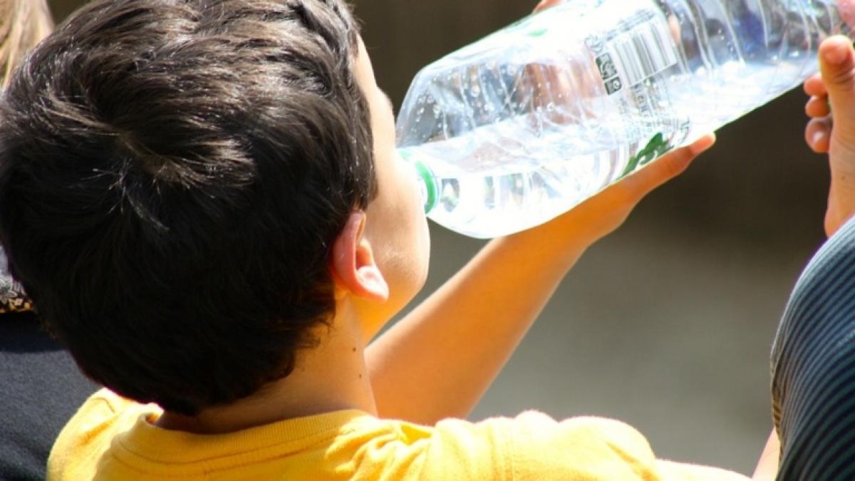 copil de 8 ani acuzat ca ar fi vrut sa si otraveasca colegul de clasa ce i a pus in sticla cu apa