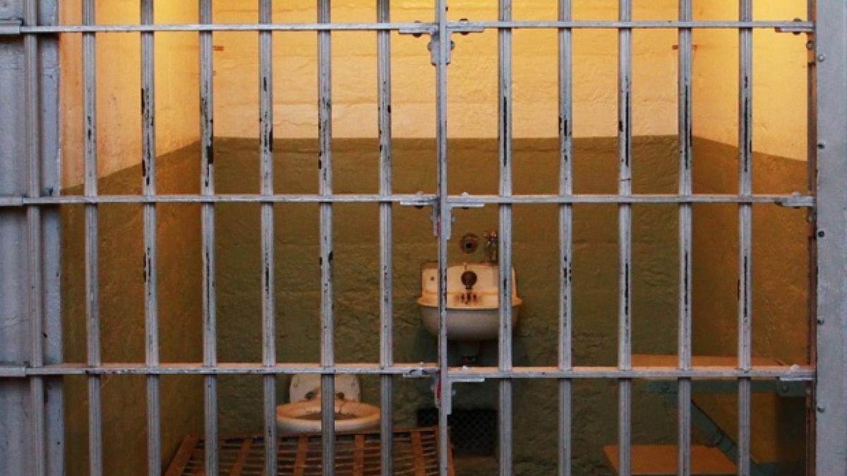 au dat lovitura drept din inchisoare cum au resit doi detinuti sa faca 100 000 de lei din patul de