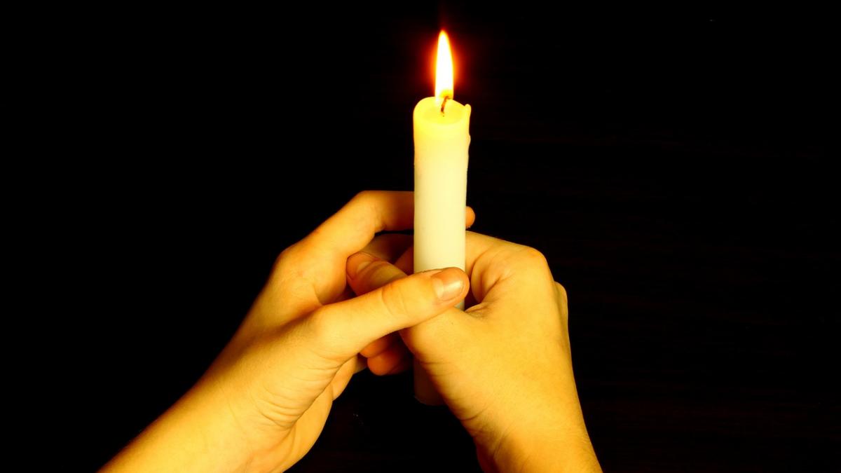 ce faci cu lumanarea dupa inviere cand ajungi acasa