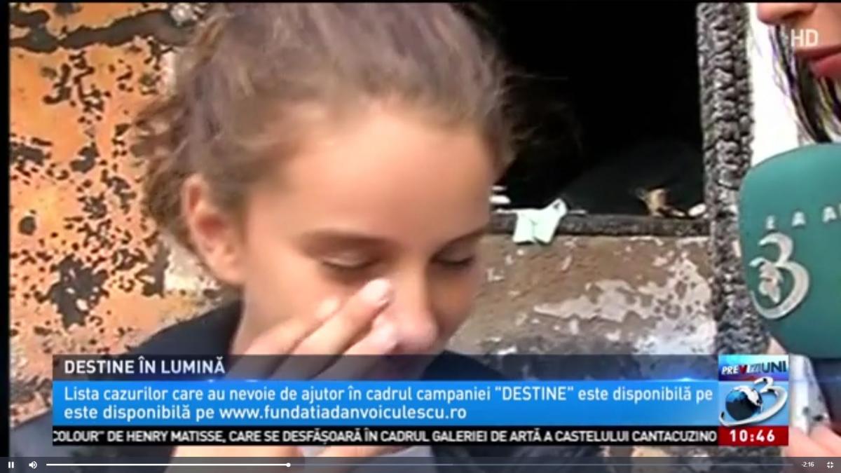 bucurie de paste pentru o copila care si a pierdut casa in incendiu