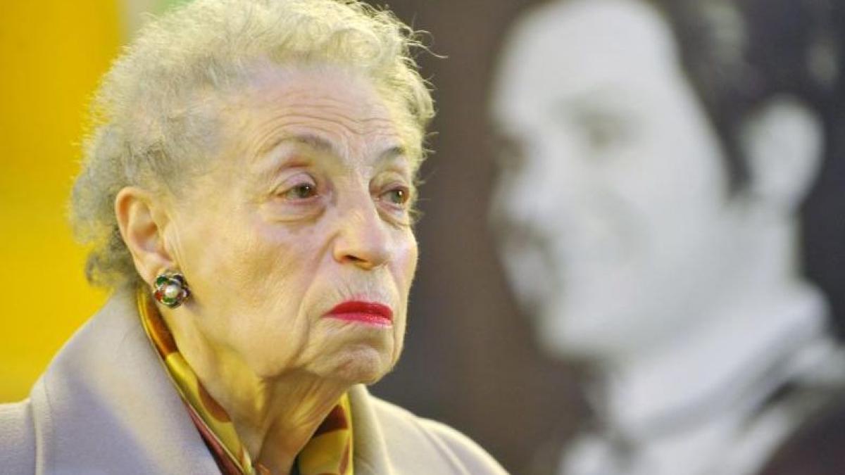 mister la mormantul avocatei paula iacob are un vizitator constant mai putin obisnuit paznicul