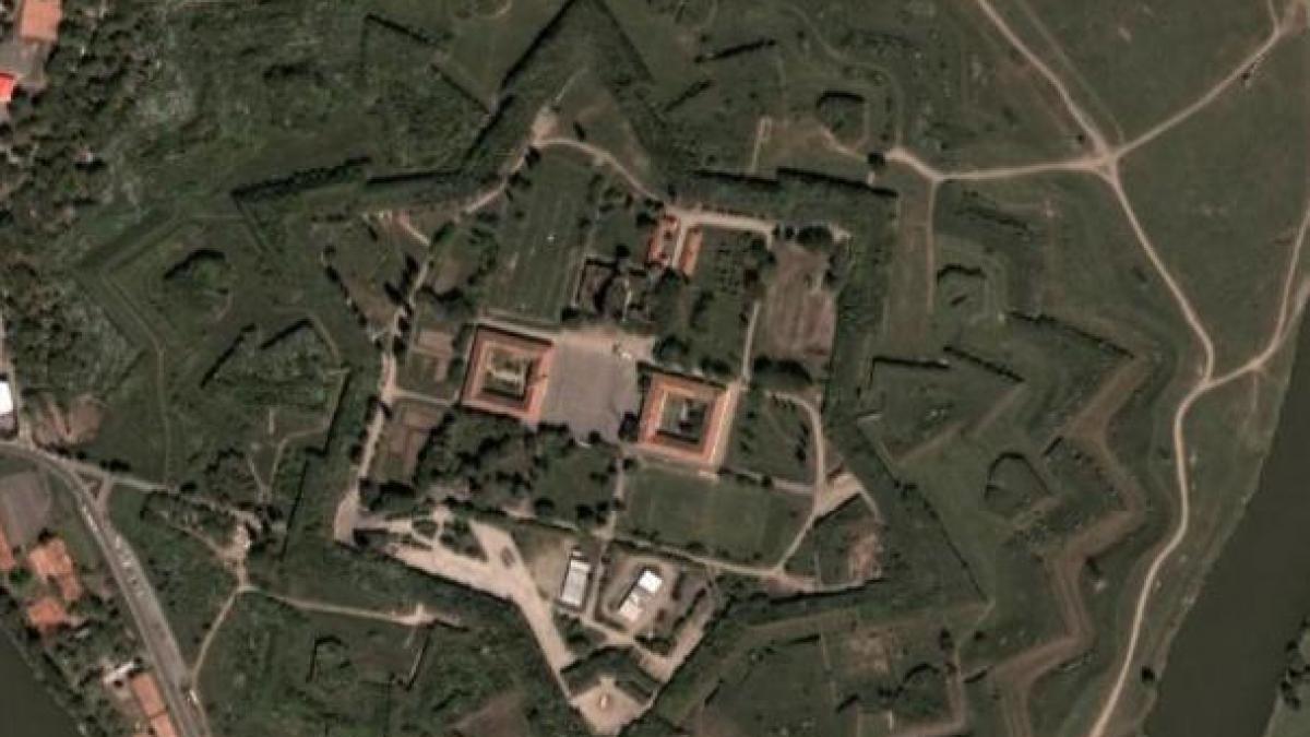 o cetate din romania proiectata sub forma de stea ii fascineaza pe specialisti