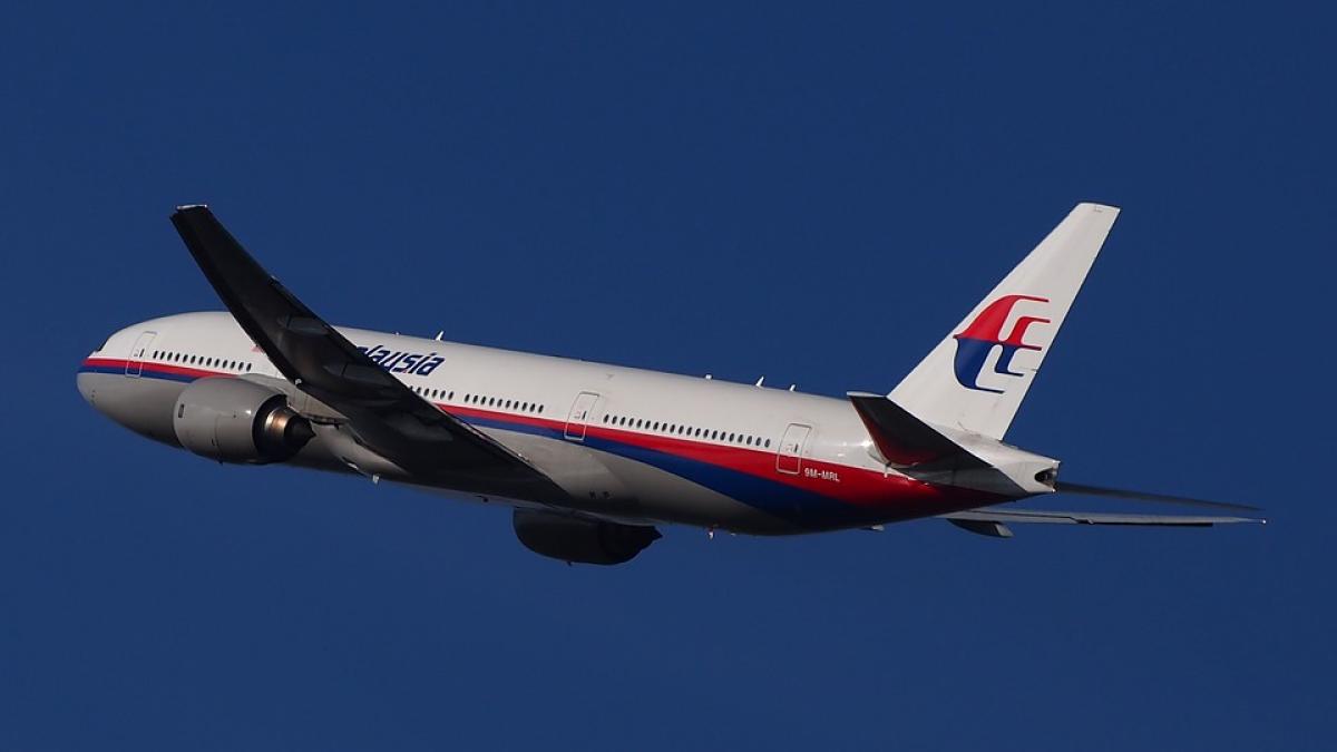 ce decizie a luat malaysia airlines pentru a si supraveghea aeronavele