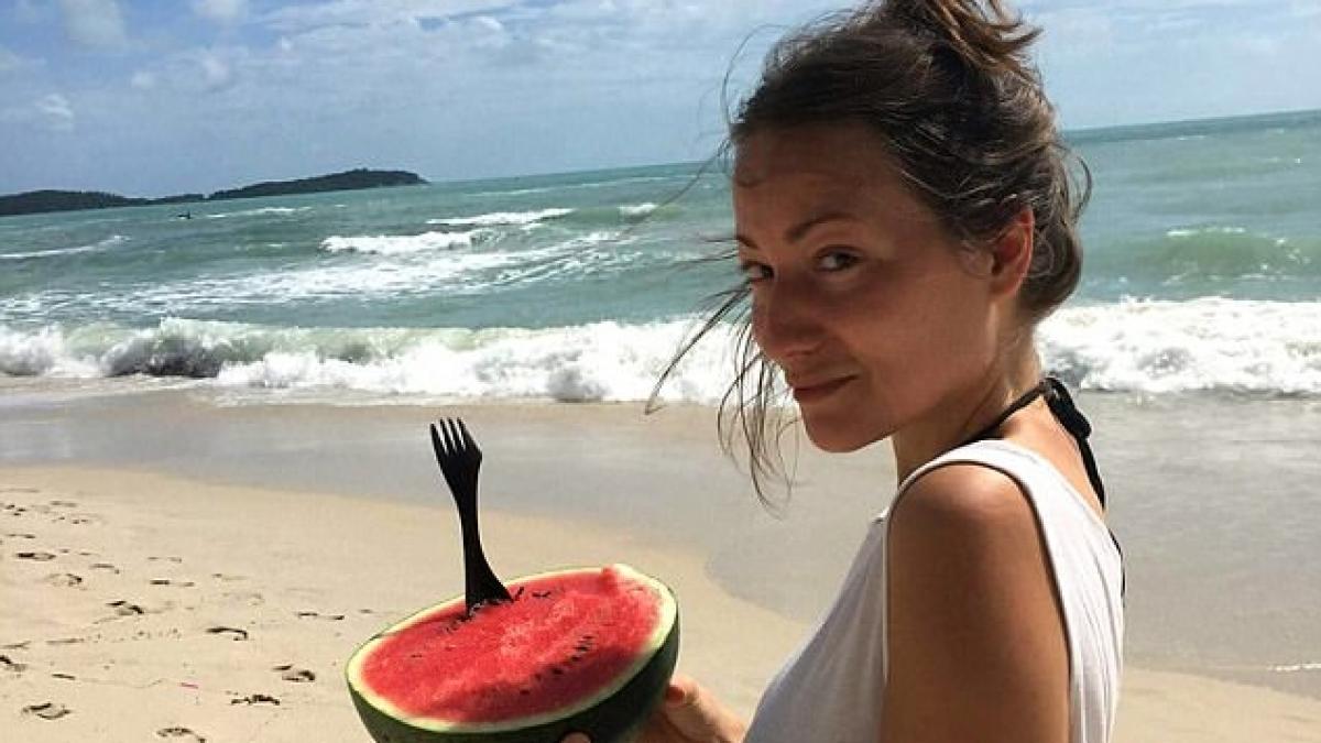 de trei ani mananca doar fructe si spune ca asta i a schimbat viata definitiv cum arata tanara foto