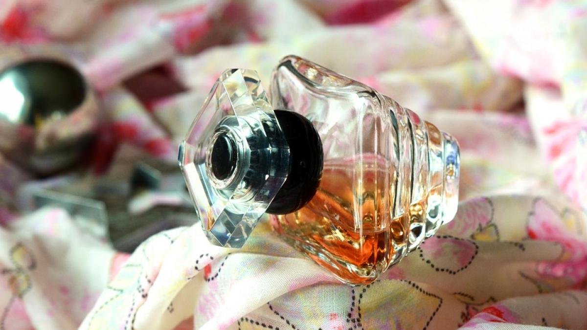 inventie inedita a unui bucatar din alba parfum comestibil folosit pentru mancarurile dulci dar si