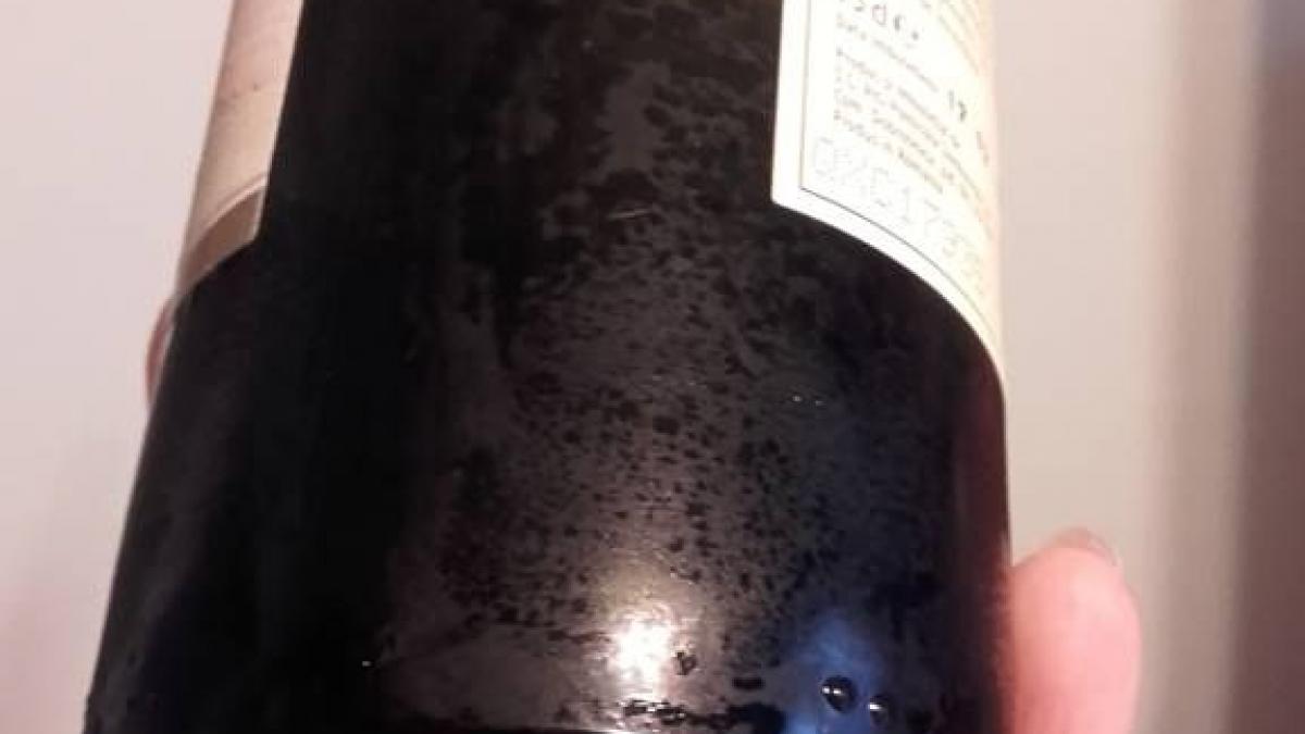 la ce foloseste adancitura de pe fundul sticlelor de vin