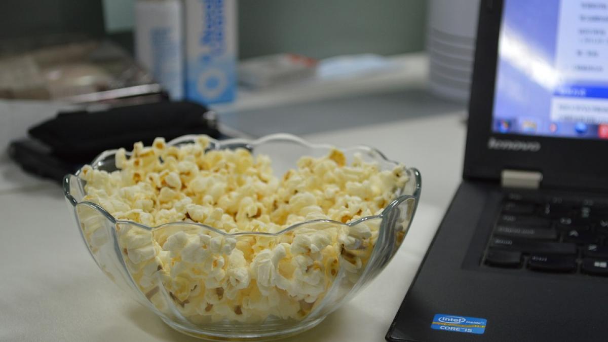 netflix vrea sa castige noi abonati compania va adauga si limba romana