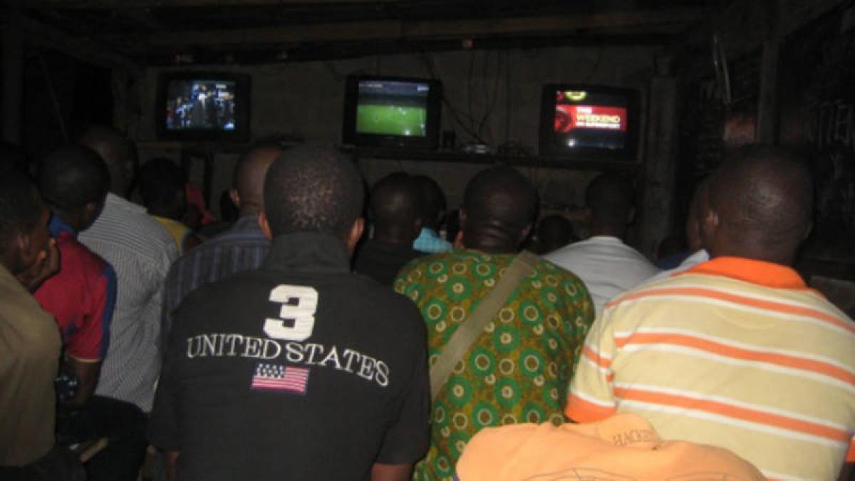 30 de persoane au murit in timp ce se uitau la un meci de fotbal