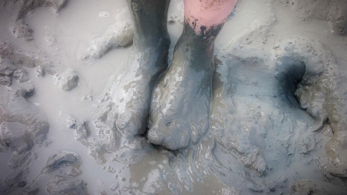 ce inseamna cand visezi ca mergi prin noroi