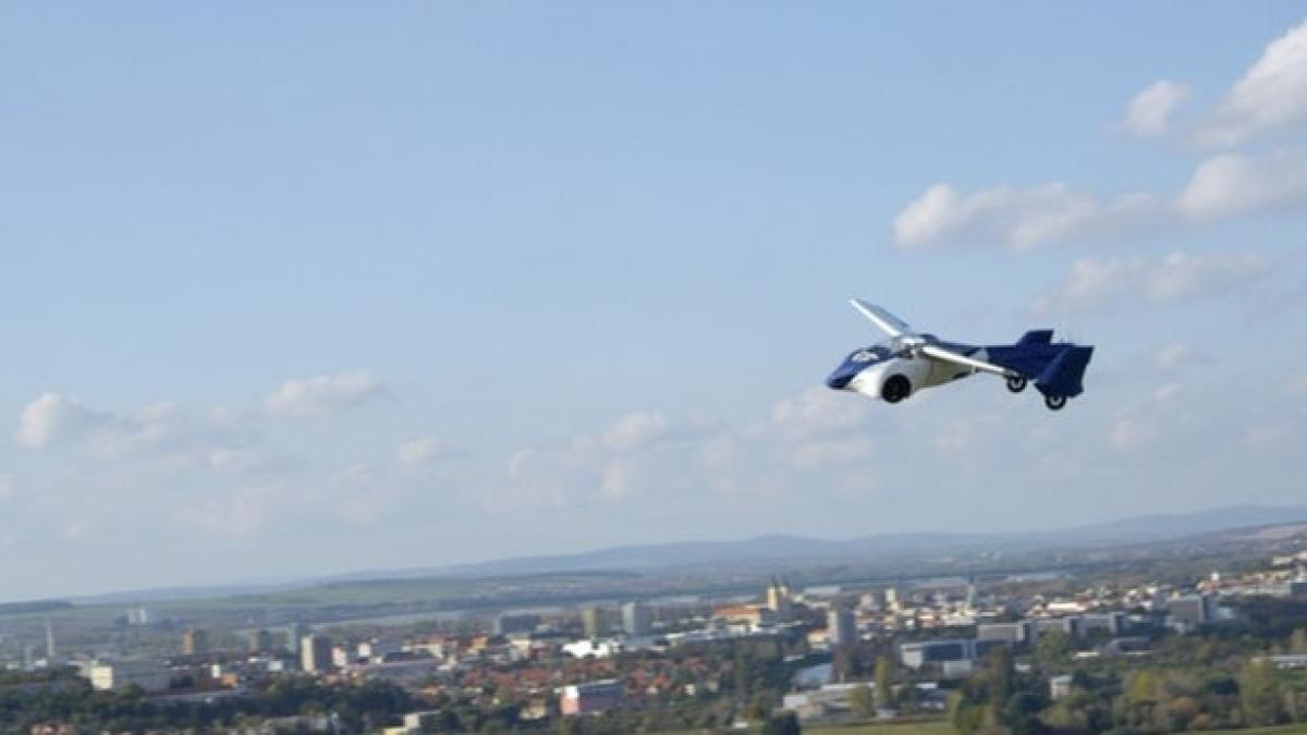 o masina zburatoare a fost prezentata la monaco cat va costa vehiculul video