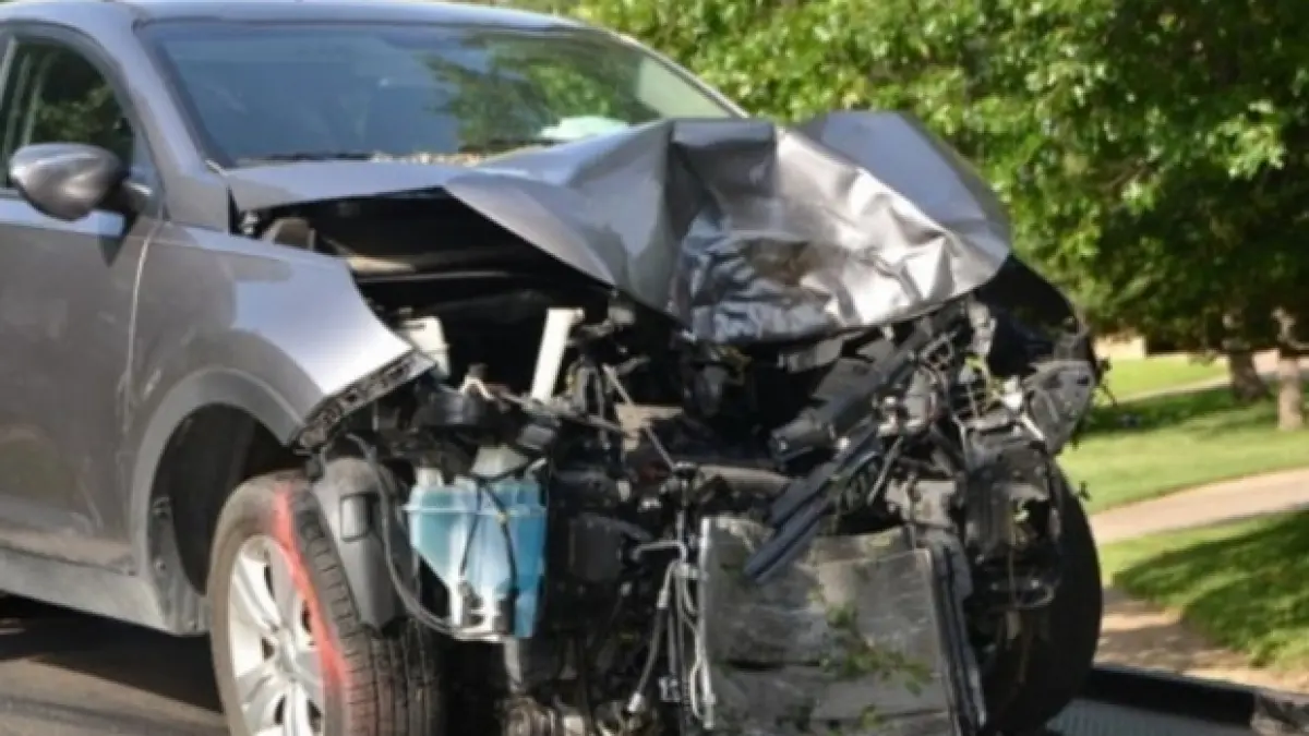 trei tineri din constanta au furat o masina stricata si au facut accident