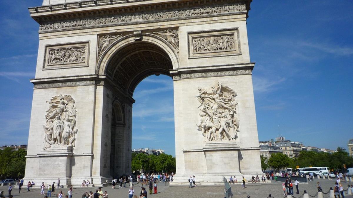 alegeri franta ce fel de societate propun candidatii la alegerile din franta