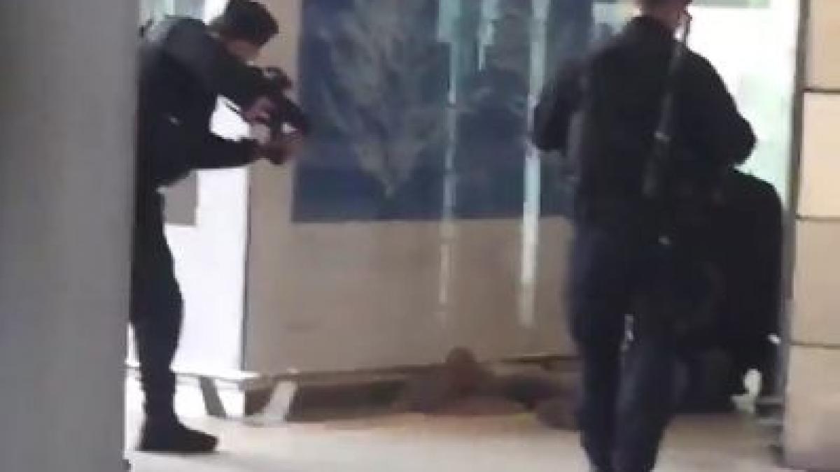 autoritatile franceze au arestat un suspect dupa ce i a amenintat pe jandarmi cu un cutit in gara