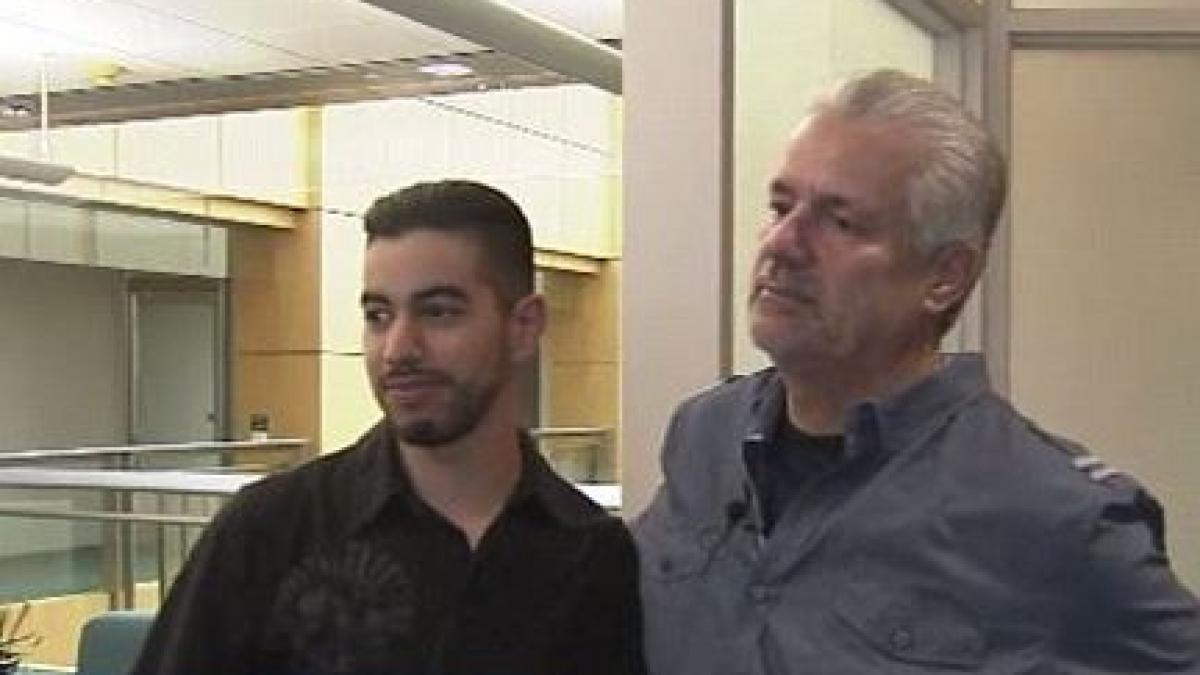 un politist a gasit un bebelus langa tomberon dupa 25 de ani a aflat tot adevarul ce secret a fost