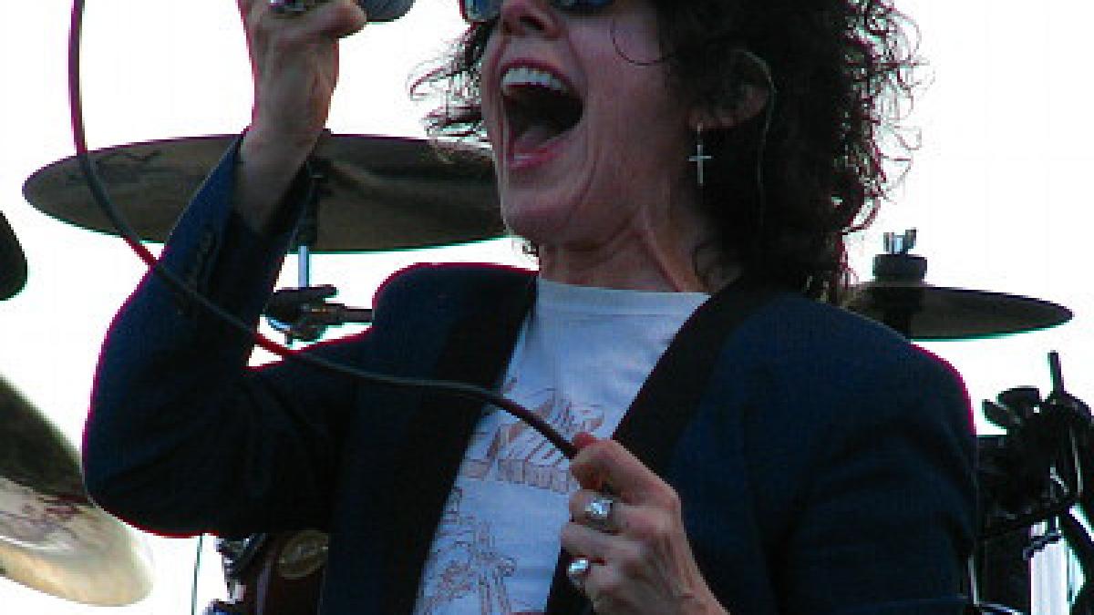 lp in deschiderea concertului kings of leon