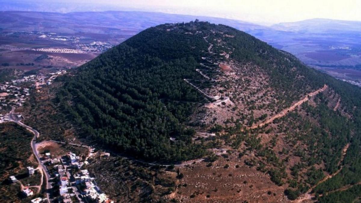 misterul norului care coboara in fiecare an pe muntele tabor