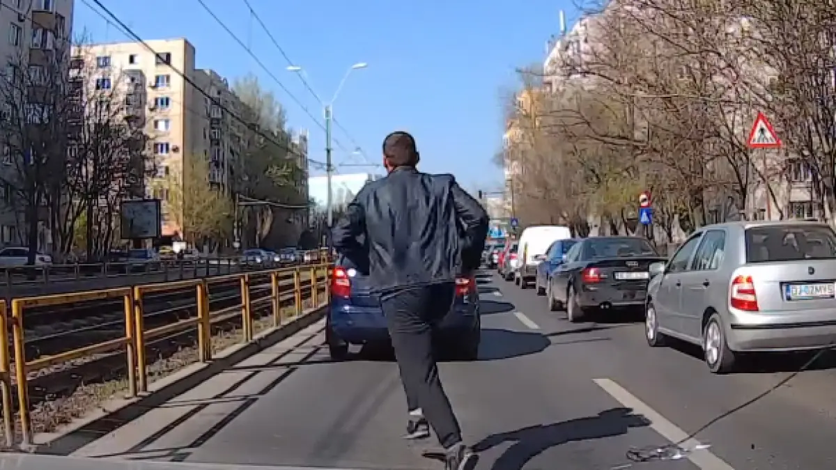 scene de groaza pe o sosea din capitala doi soferi s au luat la bataie video