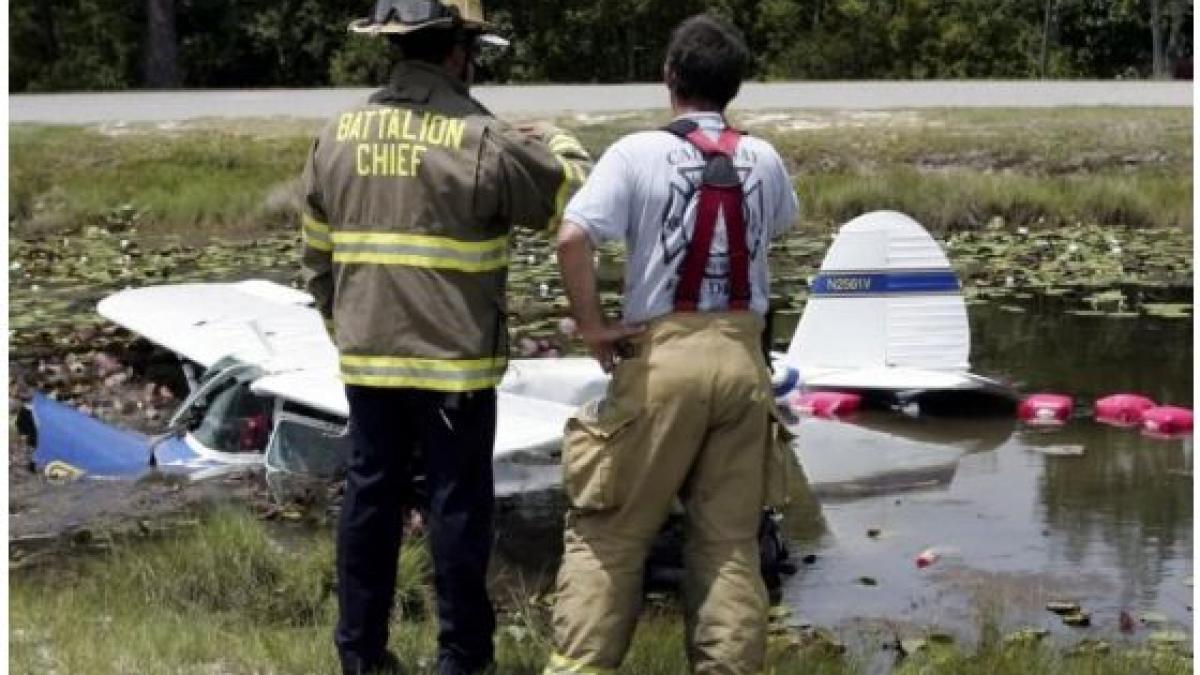un avion s a prabusit langa un aeroport nimeni nu a anuntat accidentul timp de 22 de ore