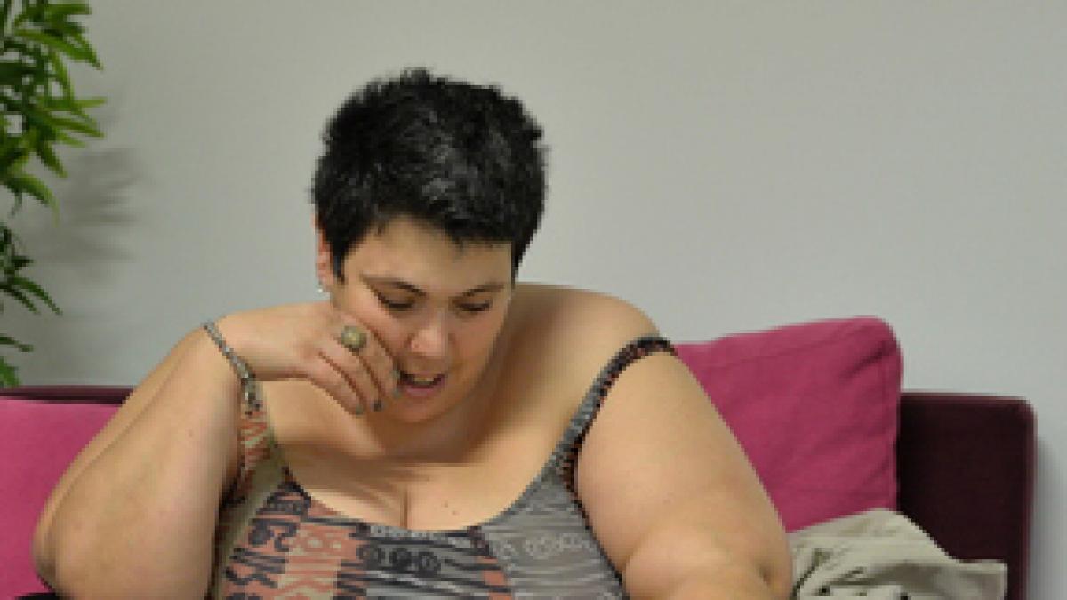 ioana tufaru e disperata s a ingrasat cumplit si abia mai iese din casa cum arata la peste 100 de kg