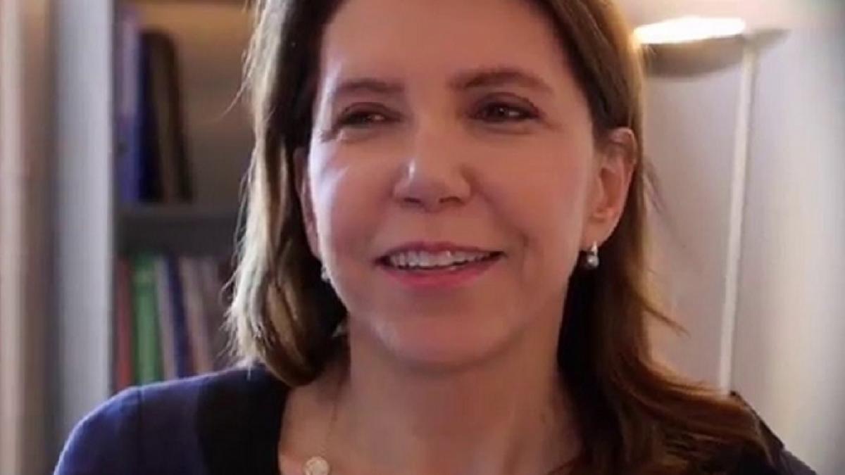 presedintele francez a numit o femeie diplomat cu o cariera de 37 de ani in functia de ambasador in