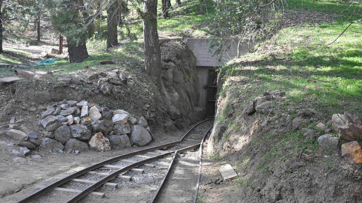 britanicii vor extrage cate 30 de tone de aur si argint pe luna la o mina din suceava