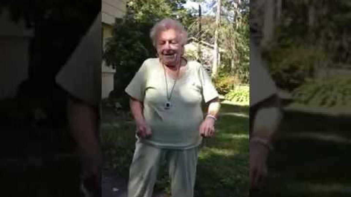 video la 88 de ani o batranica danseaza senzational nu o sa uiti prea curand imaginile