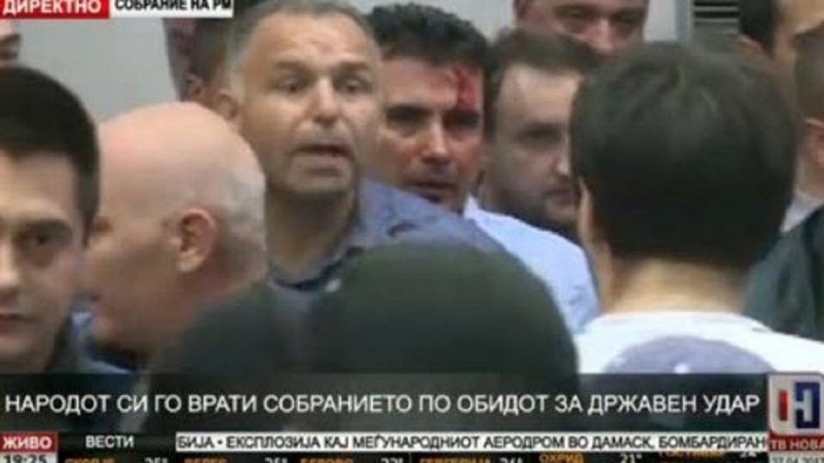 violente la usa parlamentului macedonean liderul social democratilor ranit intr o bataie cu