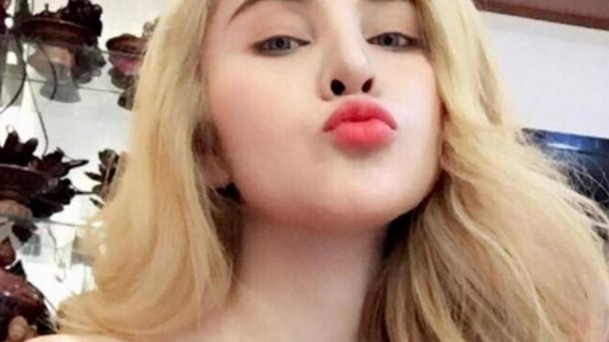 i s a interzis sa joace in filme pe motiv ca e prea sexy imagini cu tanara care l a innebunit pe