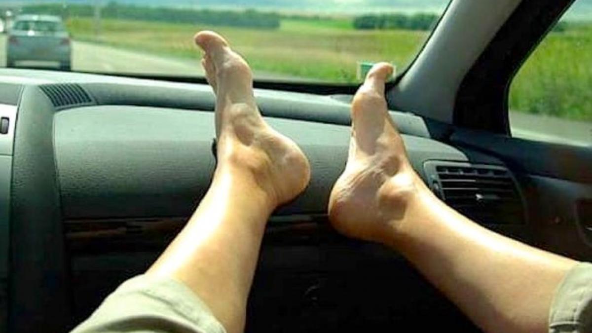 se intorcea de la mare cu masina si si a pus picioarele pe bord socant ce s a intamplat dupa cateva