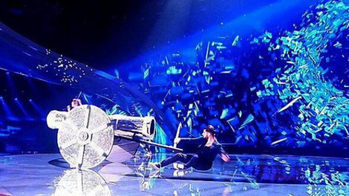 reprezentantul romaniei la eurovision accident pe scena in timpul repetitiilor
