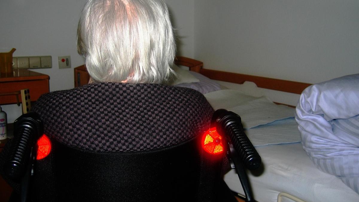 perchezitii la 13 centre de ingrijire a batranilor din braila acuzatiile sunt foarte grave