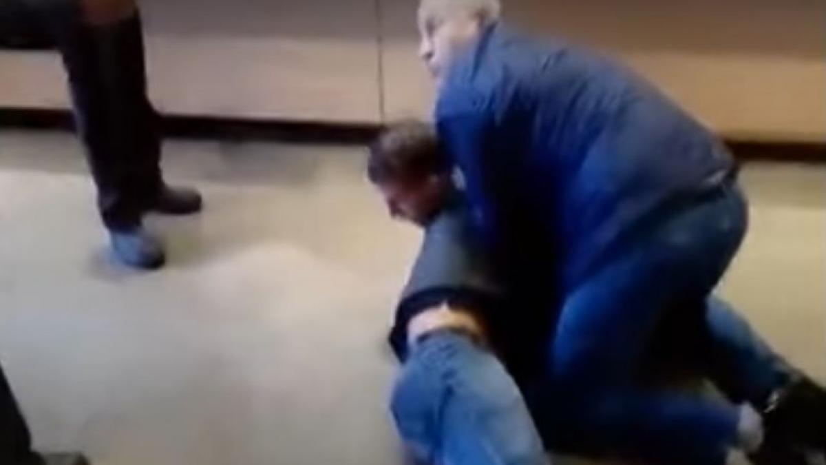 bataie ca in filme la un restaurant mcdonald s din cluj barbat atacat in timp ce statea la rand