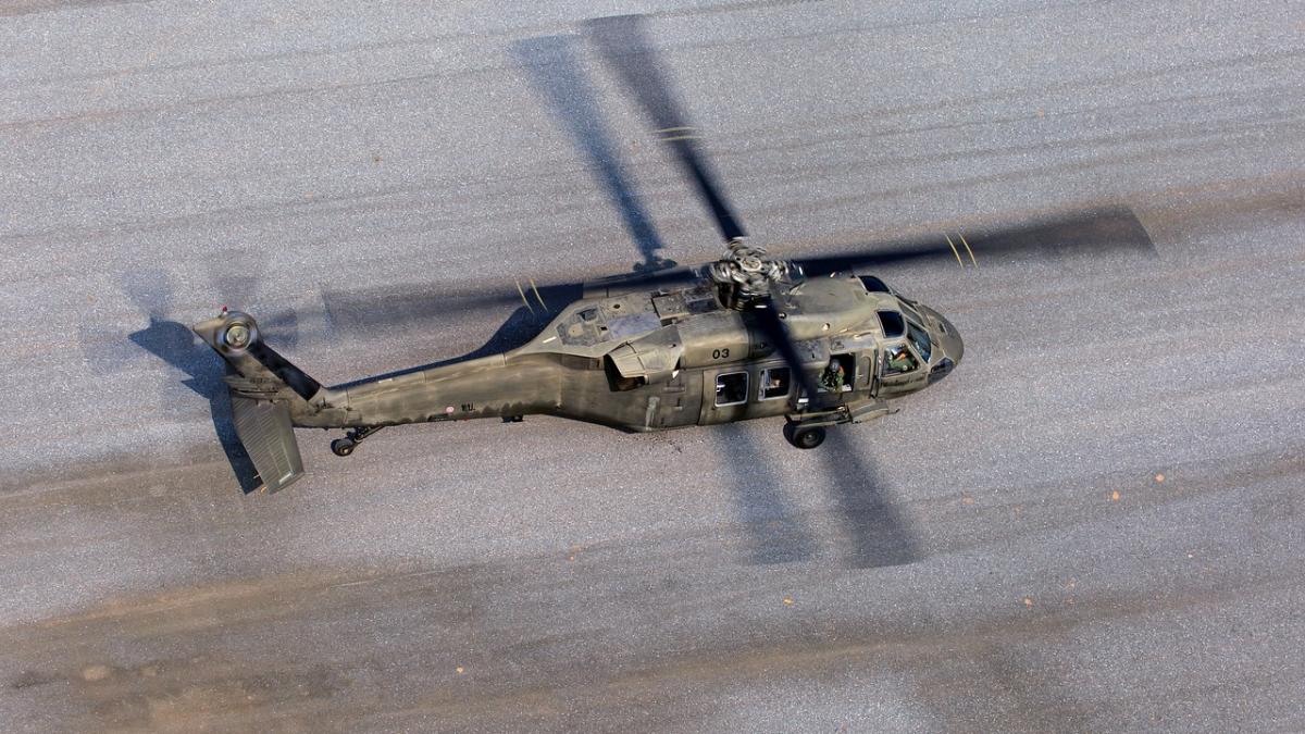 un elicopter militar s a prabusit in filipine trei soldati si au pierdut viata