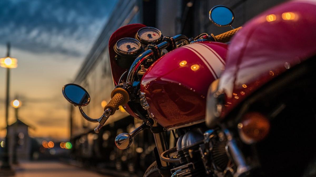 patru motociclisti inarmati cu ciocane si rangi surprinsi pe strada cand se intorceau de la un jaf