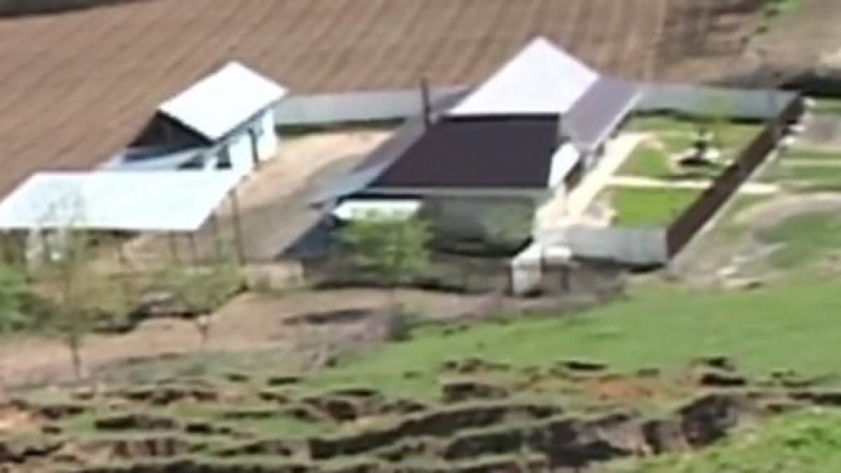 un intreg sat din vaslui e in pericol din cauza alunecarilor de teren