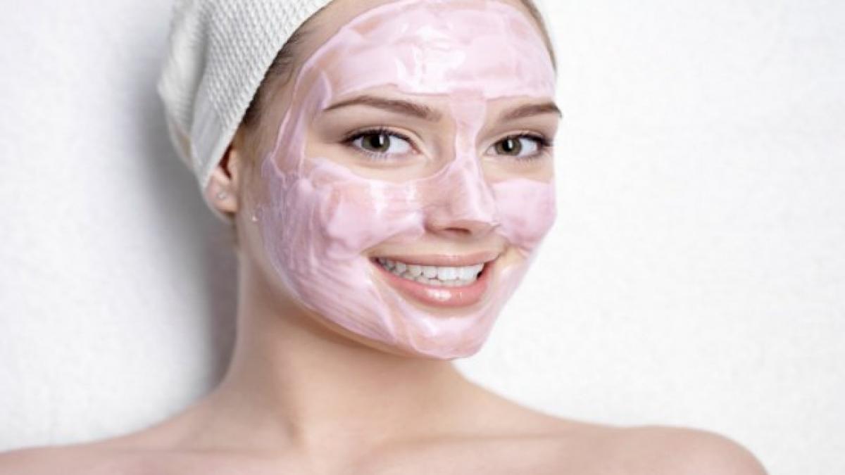 a amestecat aspirina pisata cu iaurt si a aplicat pe ten este uimitor ce i s a intamplat in 15