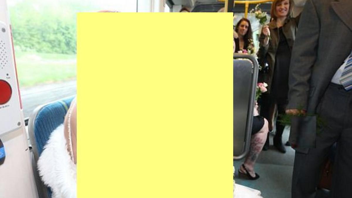 e ireal pe cine au vazut calatorii in tramvai la primele ore ale diminetii s au grabit sa i faca