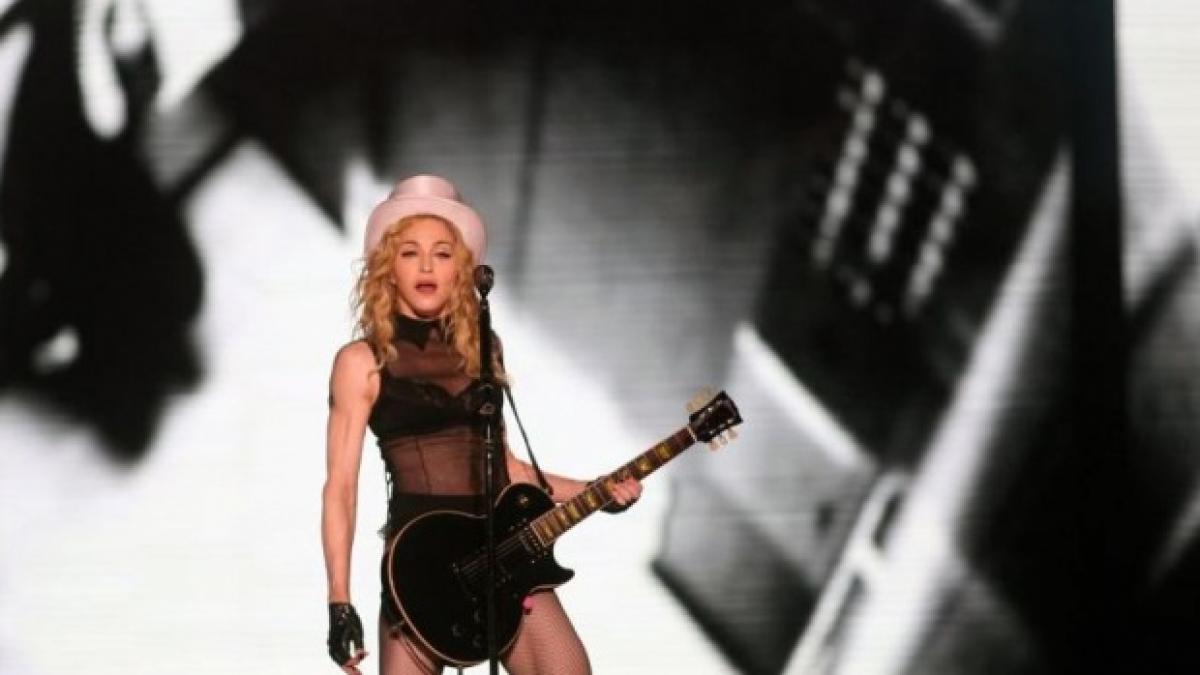 madonna a postat pe instagram o fotografie nud