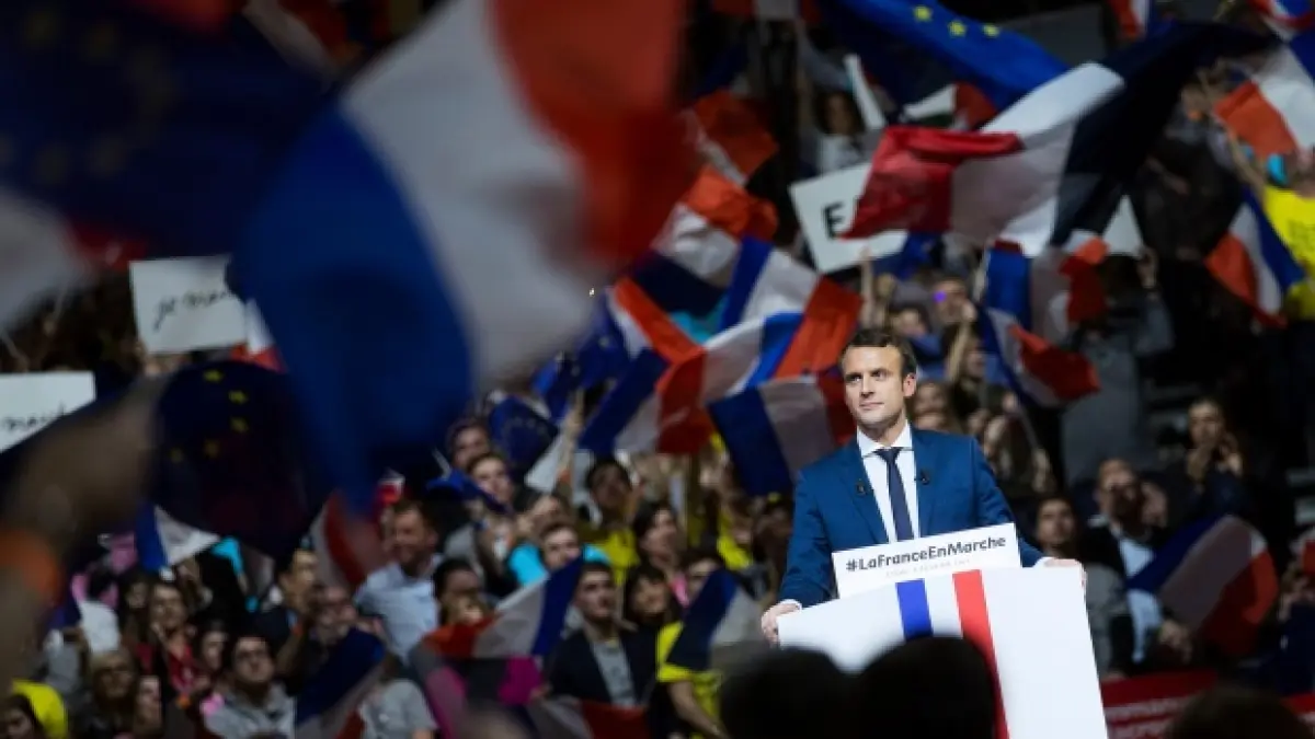 manifestatii violente in mai multe orase din franta dupa victoria lui emmanuel macron