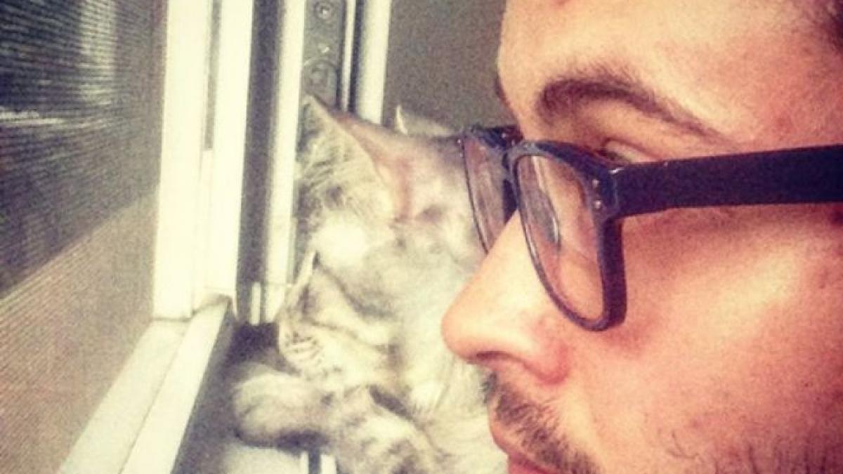 un actor roman si a uitat telefonul intr un taxi dar soferul l a mintit ca nu a gasit nimic in