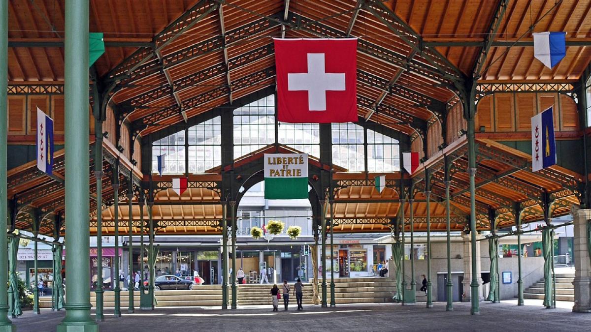 elvetia a activat clauza de salvgardare pentru muncitorii romani si bulgari la un an de la