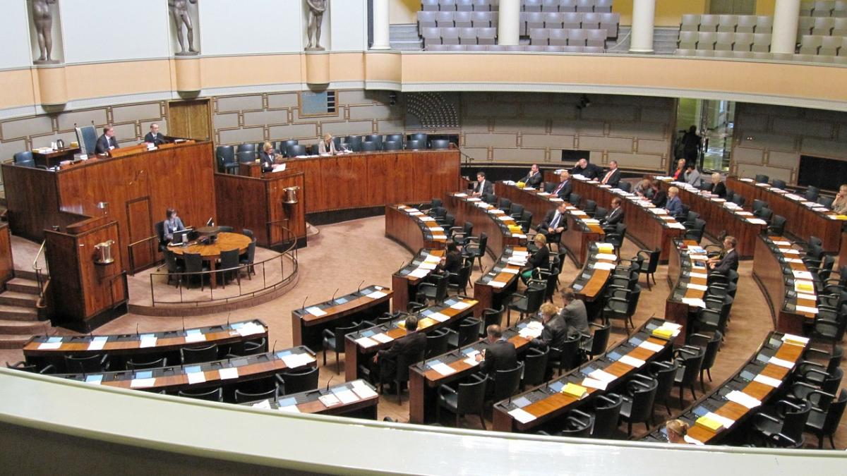 o tara a ramas fara guvern in urma unei motiuni de cenzura