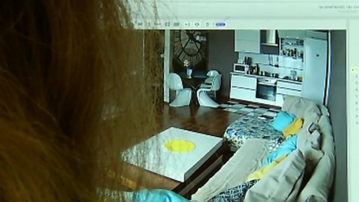 unii romani isi vand viata pe internet accepta sa fie filmati nonstop chiar si in ipostaze intime